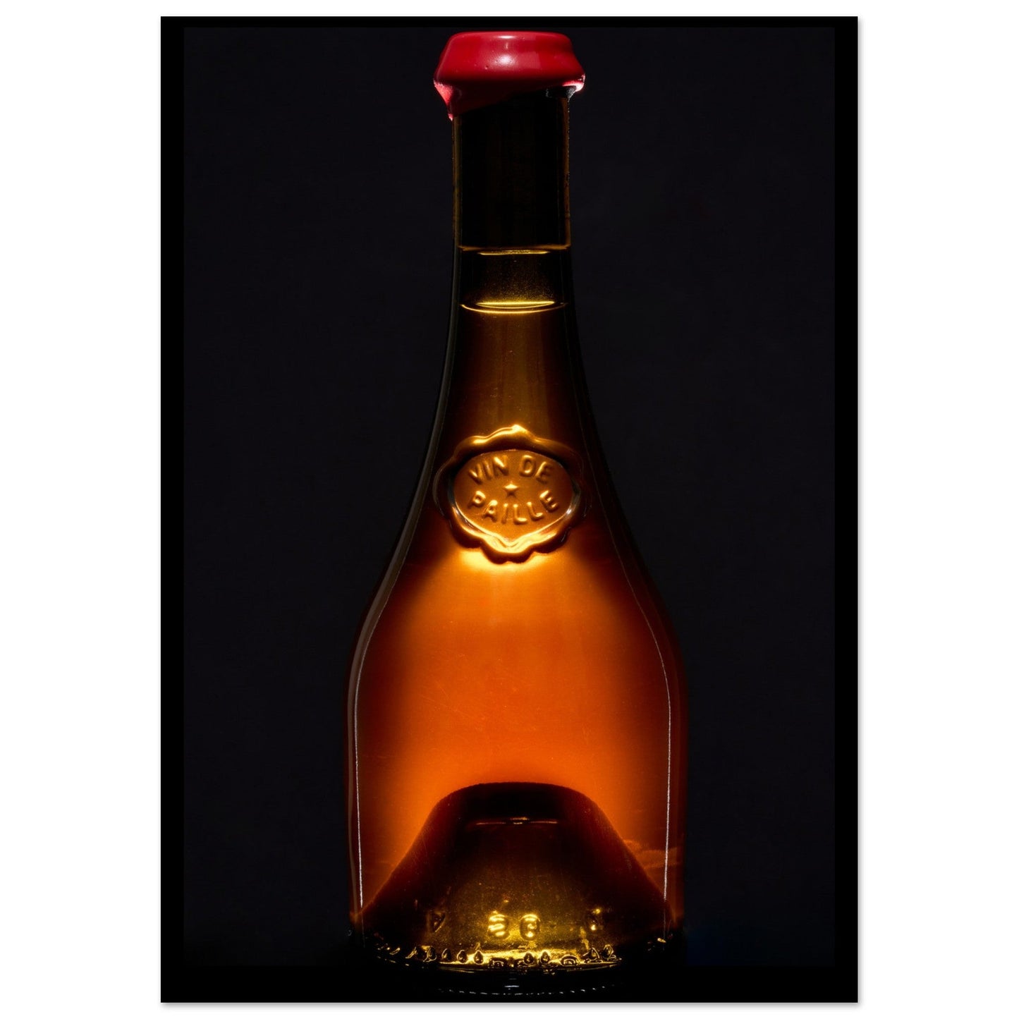 Poster Artistique de la Bouteille de Vin de Paille - Douceur Dorée - 4c8f95e8 - 1a54 - 4f5c - b0d8 - f14cd55b1c5c - LAM du Jura
