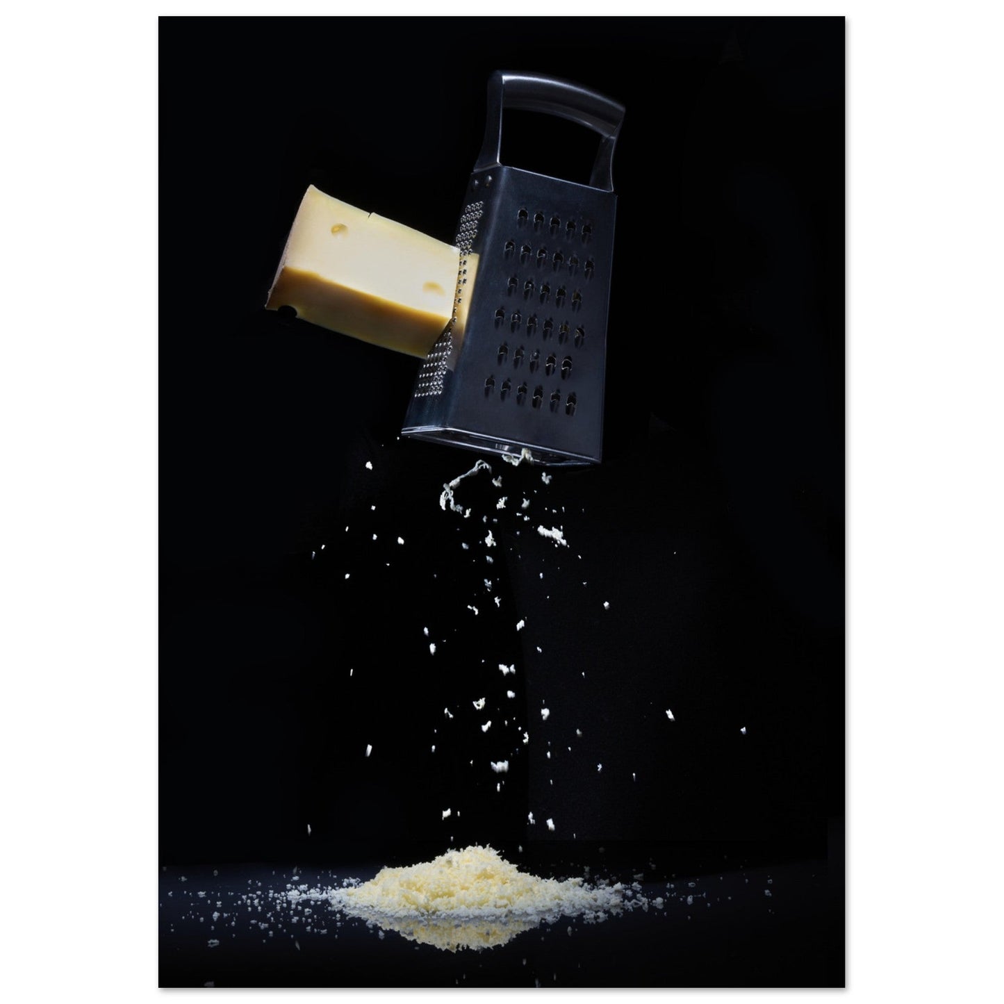 Poster Artistique du Fromage Gruyère avec sa Râpe - Élégance en Lévitation - 7d0ee2d5 - b39d - 4b2c - 9eb6 - fd7d78782364 - LAM du Jura