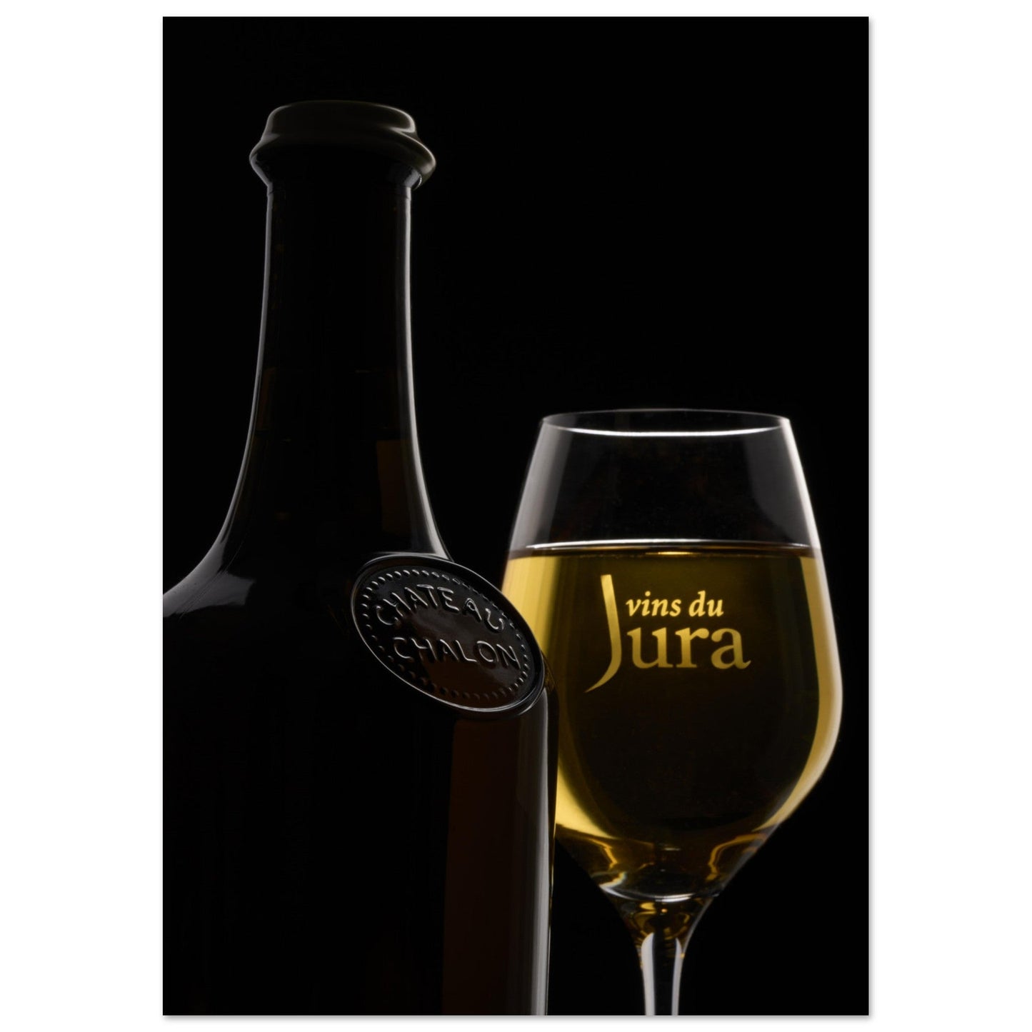 Poster Artistique Vin Jaune de Château - Chalon - Contraste Élégant - 33aca9f0 - be70 - 4815 - 879b - dcbb9a601f1e - LAM du Jura